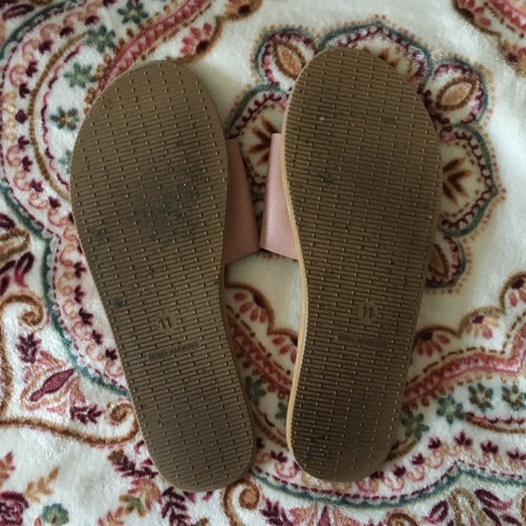 Shade & Shore Mauve Sandals - Picture 3 of 5